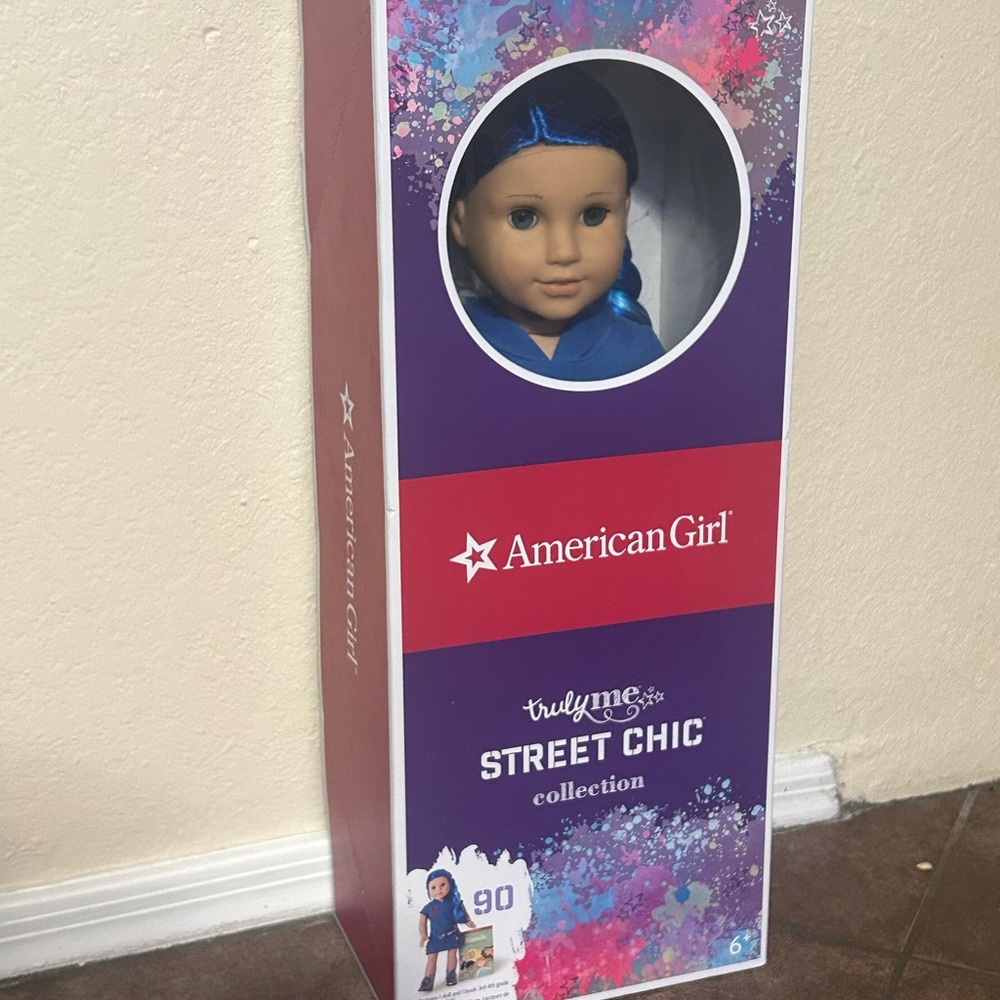 American Girl Truly Me 90 Street Chic Blue Hair 18in Fashion Doll Outfit Book - Picture 4 of 9
